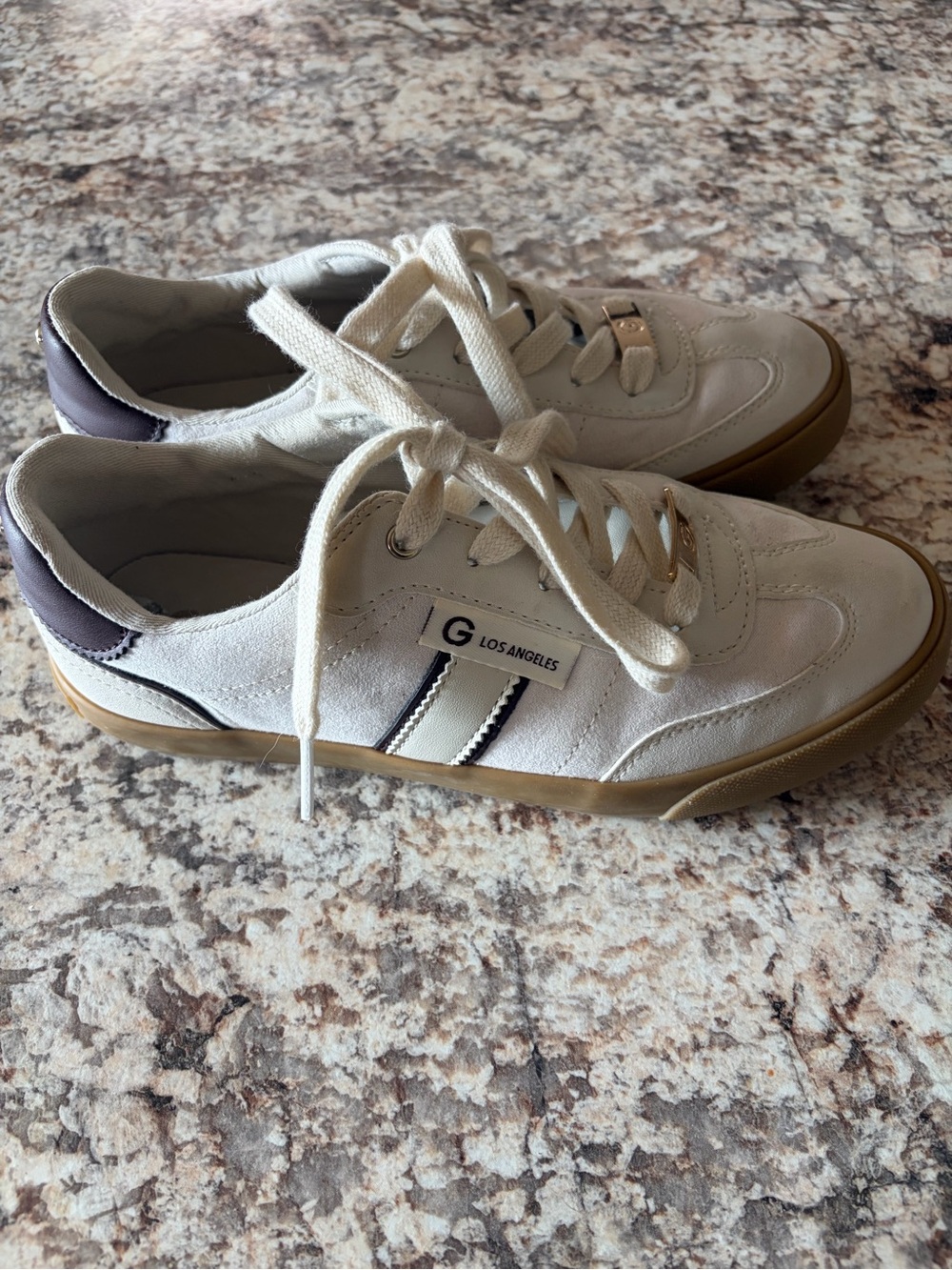 GBG Los Angeles White & Navy Accent Men’s Casual Sneakers